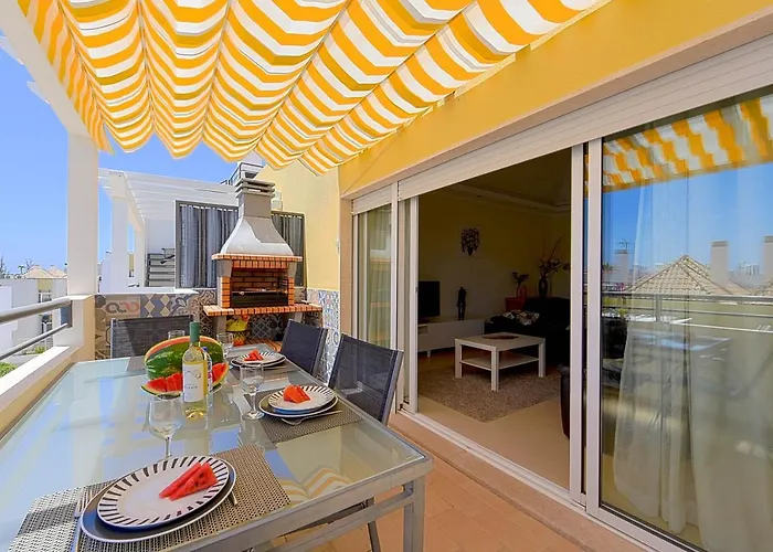 Penthouse Olivia Daire *